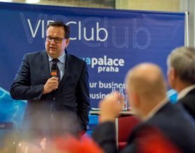 Ing. Jan Mládek, CSc., ministr průmyslu a obchodu ČR (9)